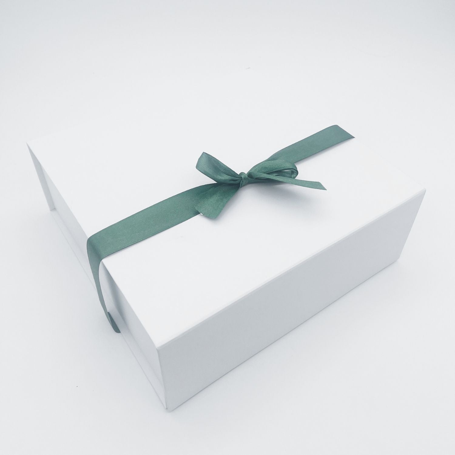 Edle Geschenksverpackung - Magnetbox weiß
